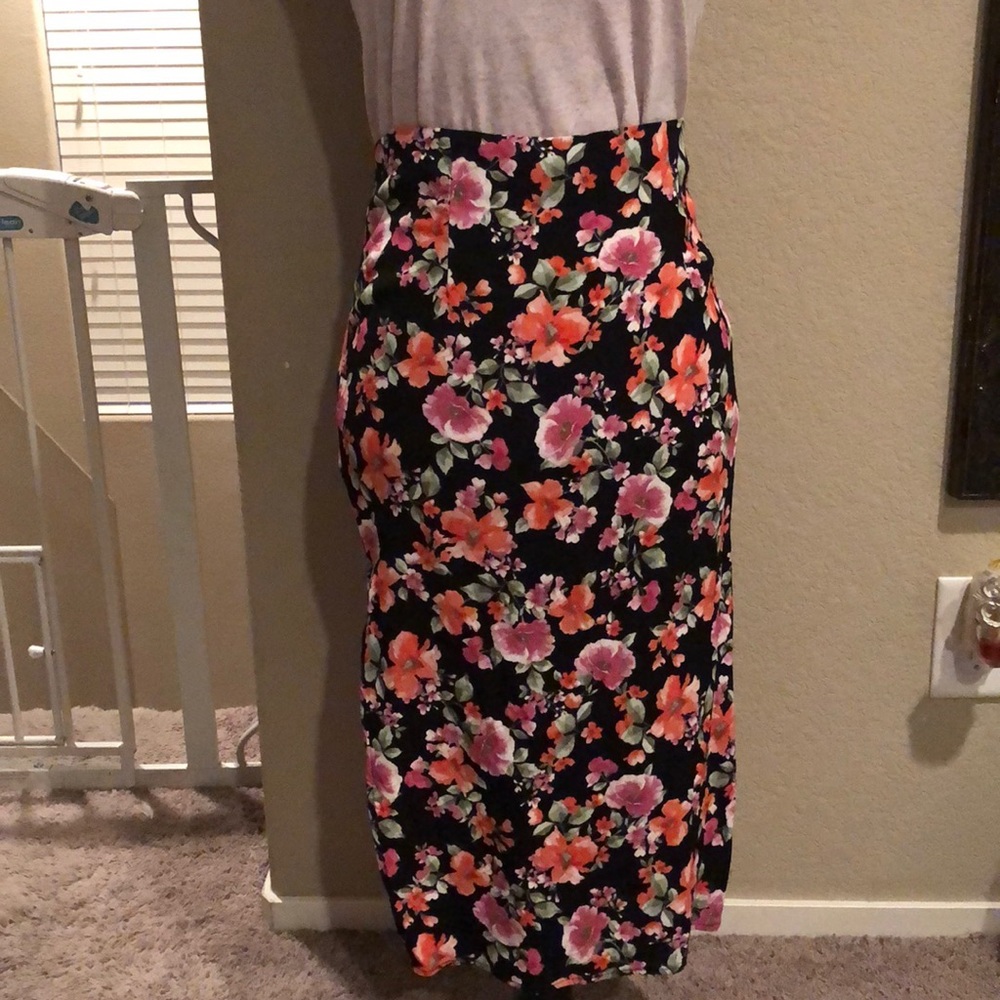 High waisted skirt